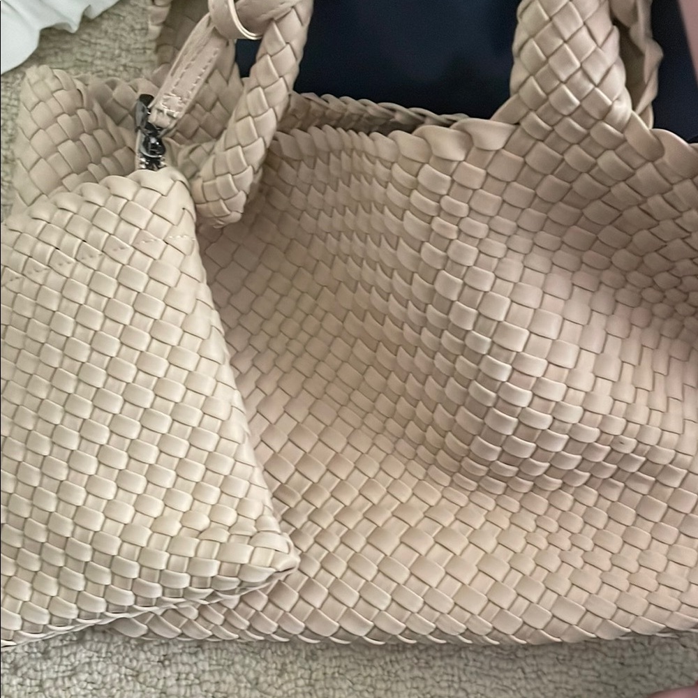 Elegant Bindya Cream Woven Tote Bag